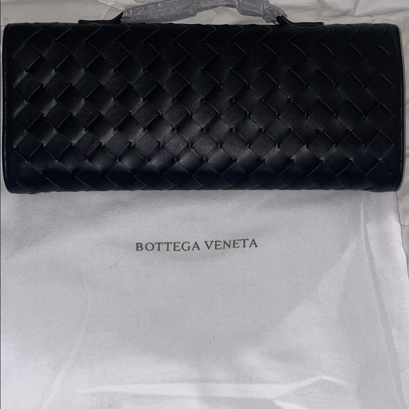 😍 Black Bottega Veneta Black Andiamo Clutch - Picture 5 of 6